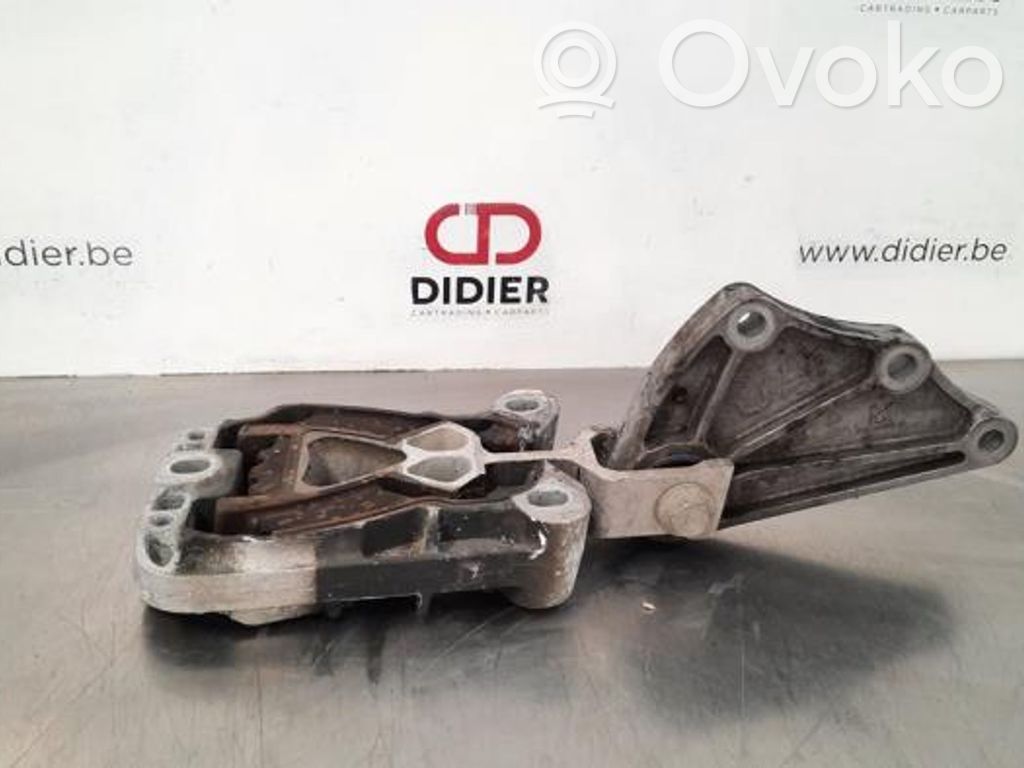 Ford Focus Gearbox mounting bracket 