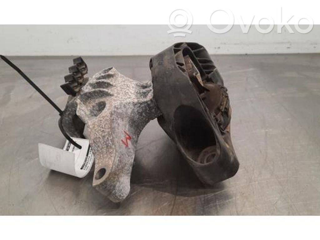 Renault Clio IV Engine mount bracket 