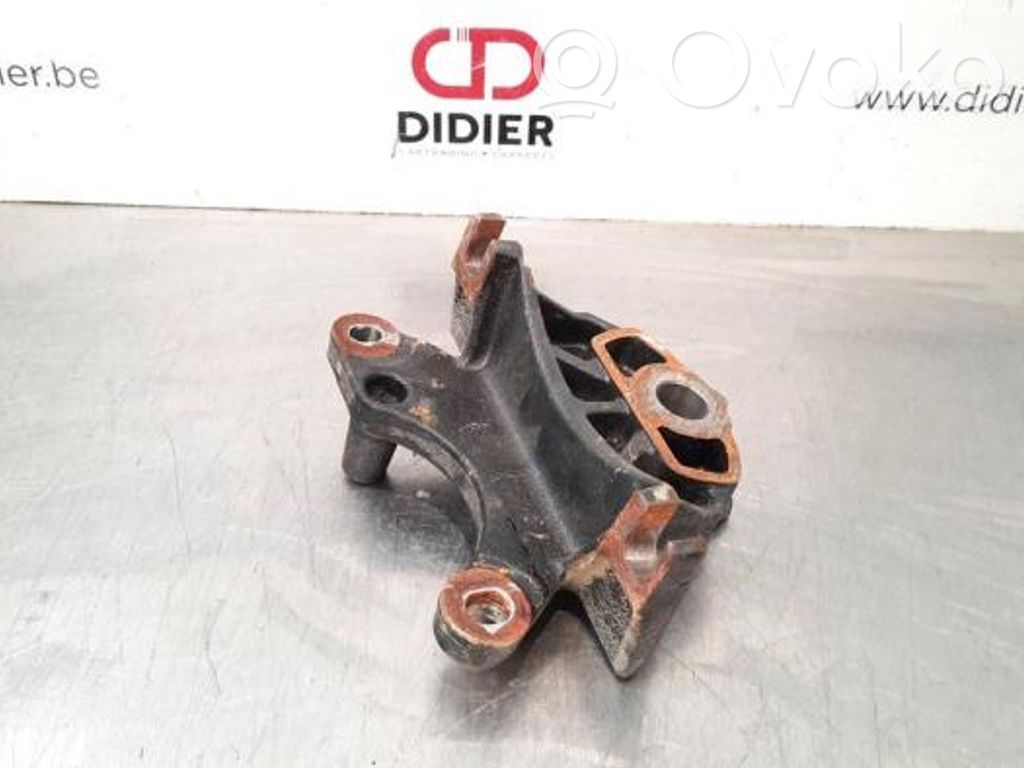 Engine mount bracket   51912571