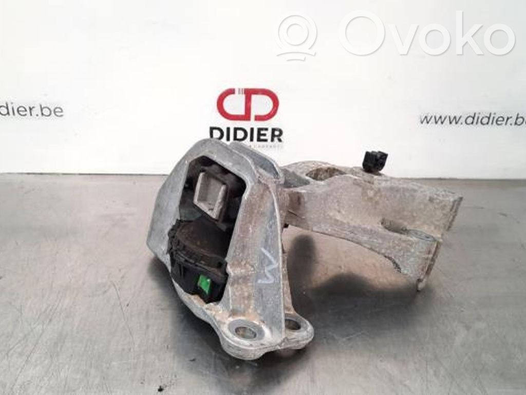 Dacia Duster III Engine mount bracket 
