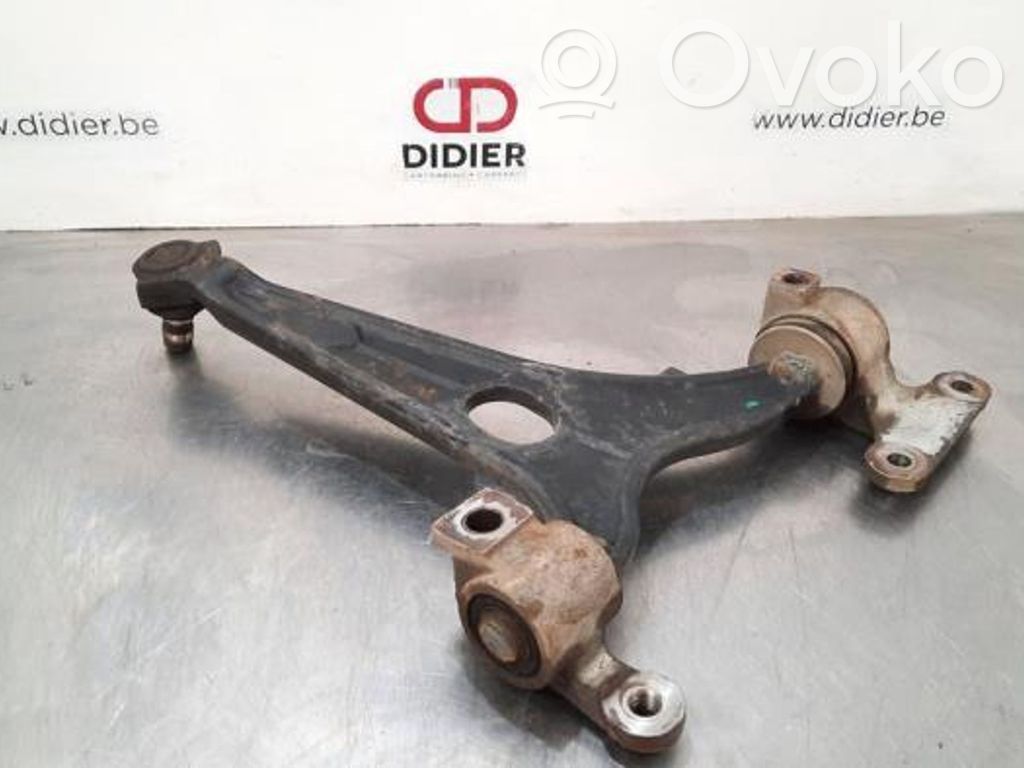 Front control arm   3520R8