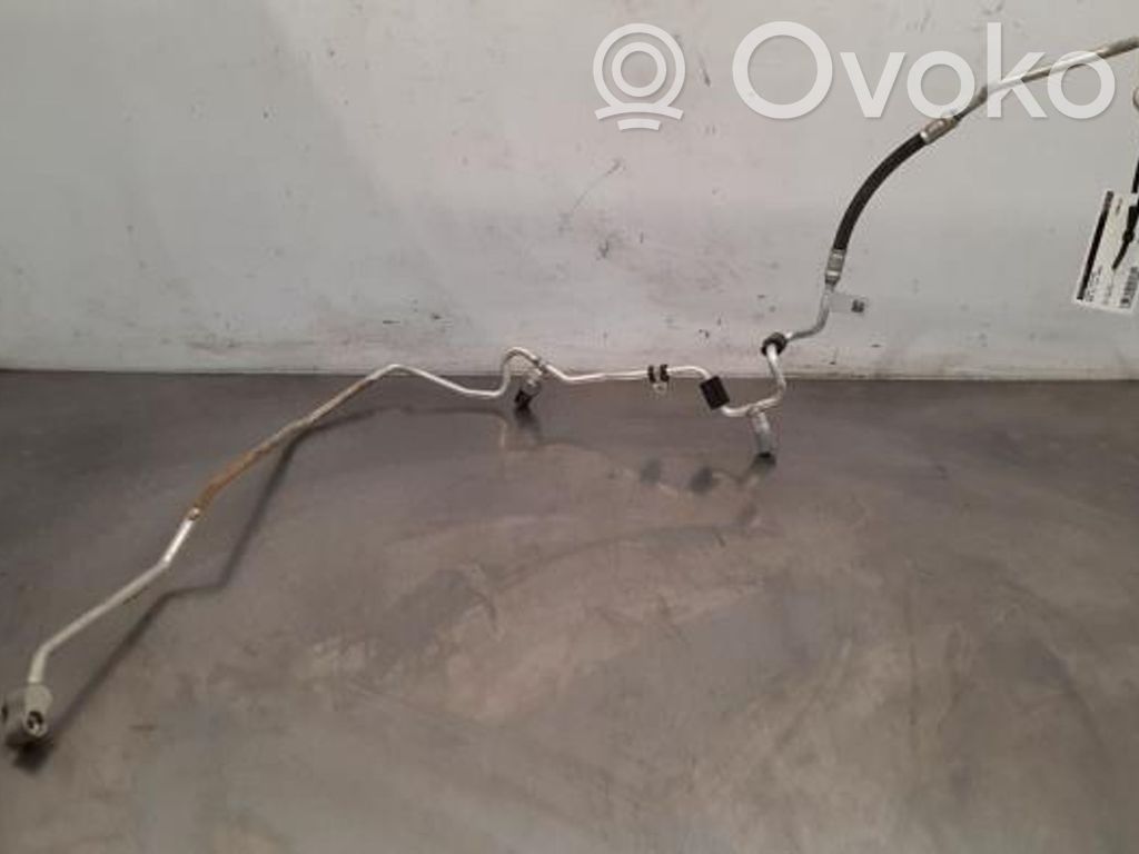 BMW X2 F39 Ilmastointilaitteen putki (A/C) 