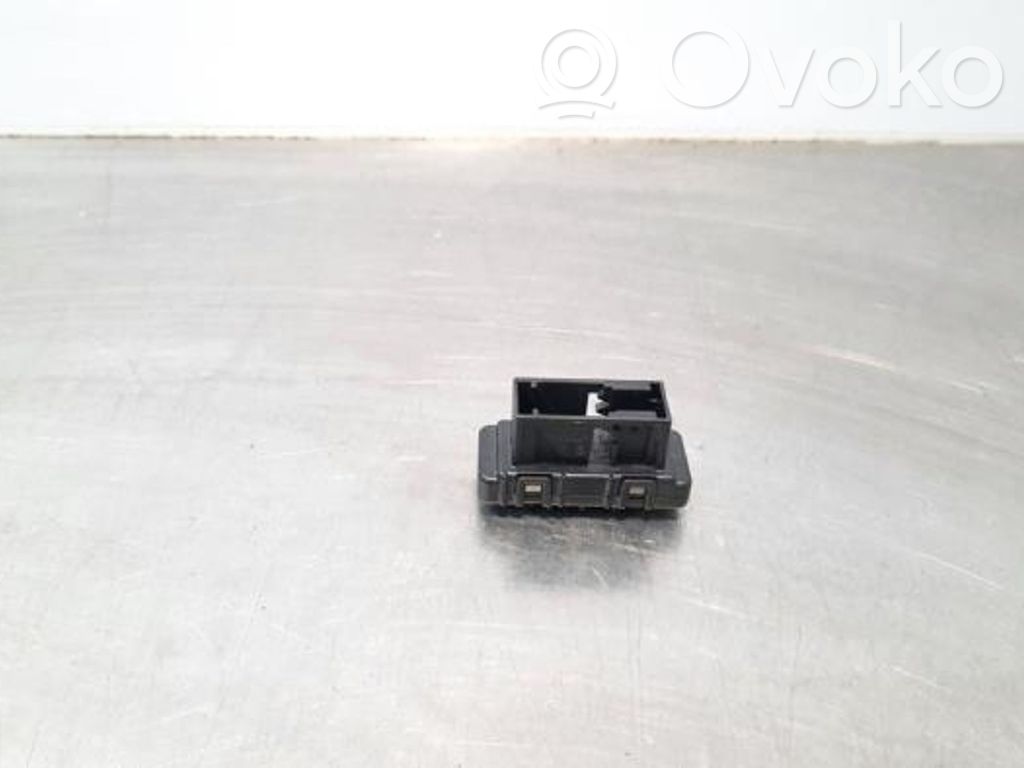 BMW X5 G05 Antenna control unit 