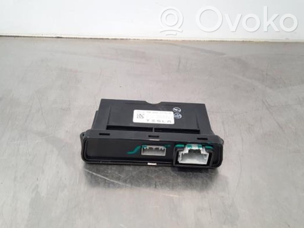 Module de commande de frein à main   100761800E,2116I60001377,2116I60001377