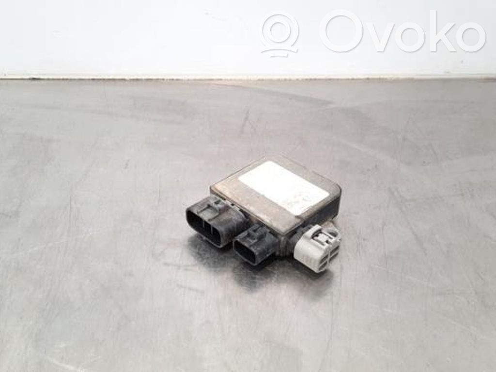 Tesla Model S Antenna control unit 
