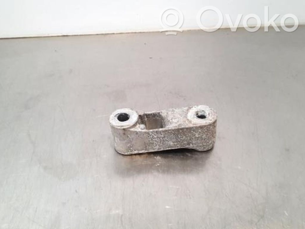 Renault Captur II Engine mount bracket 
