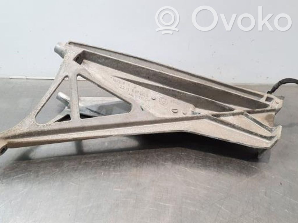 BMW i3 Gearbox mounting bracket 