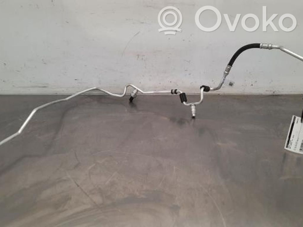 BMW 2 F45 Ilmastointilaitteen putki (A/C) 