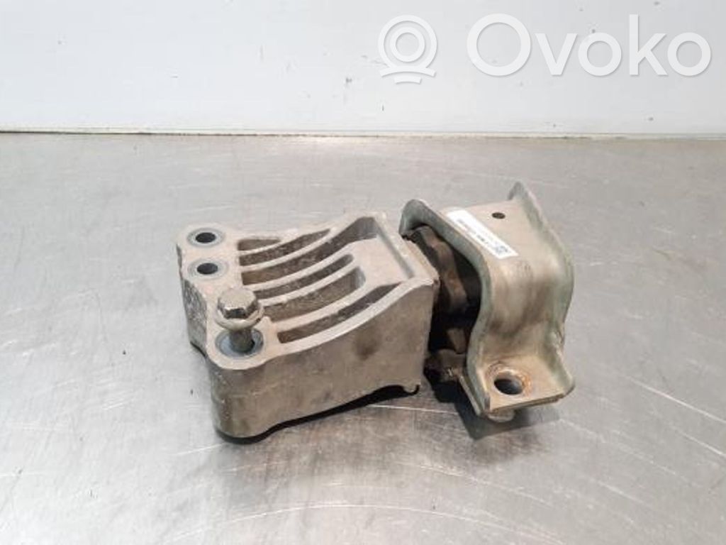 Engine mount bracket   1390082080,1390082080