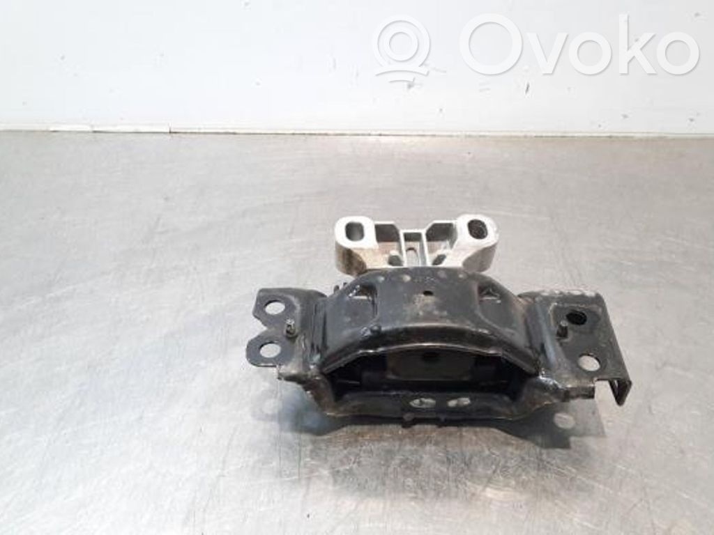Volkswagen Polo VI Engine mount bracket 