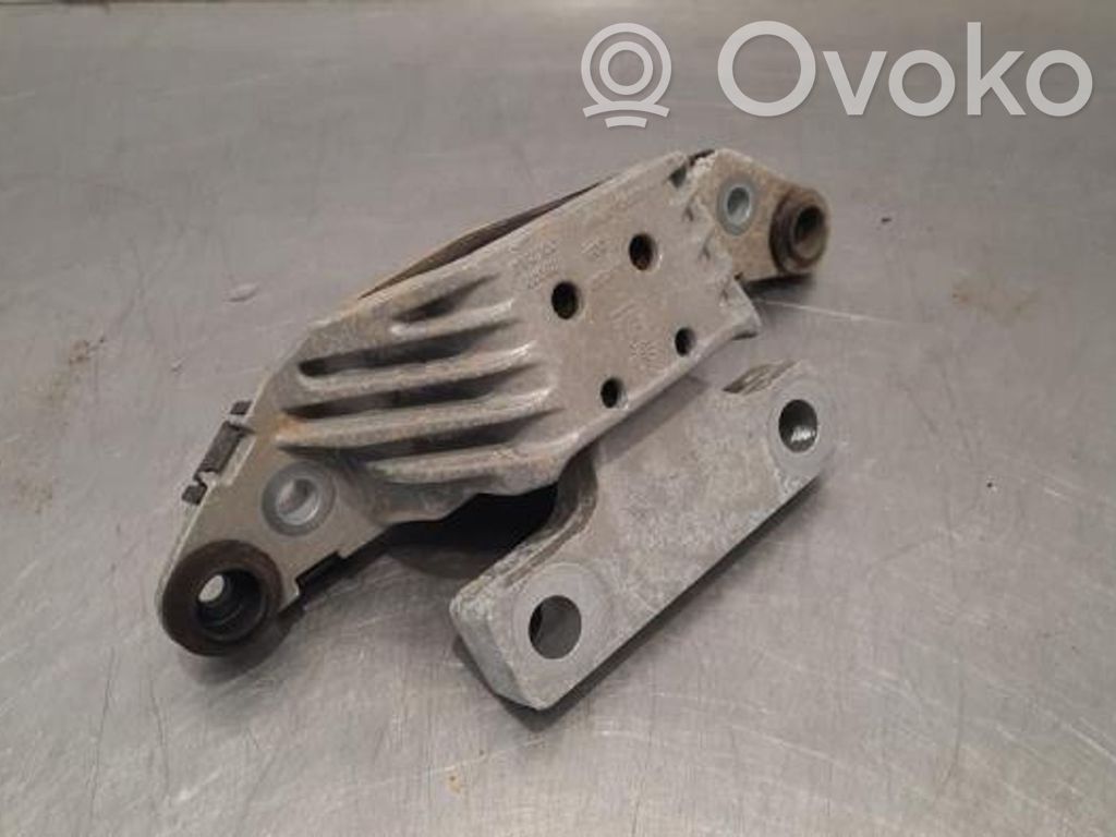 Opel Astra K Engine mount bracket 
