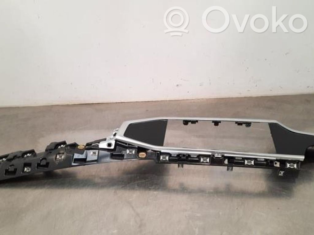 Audi Q3 F3 Moldura de la guantera 