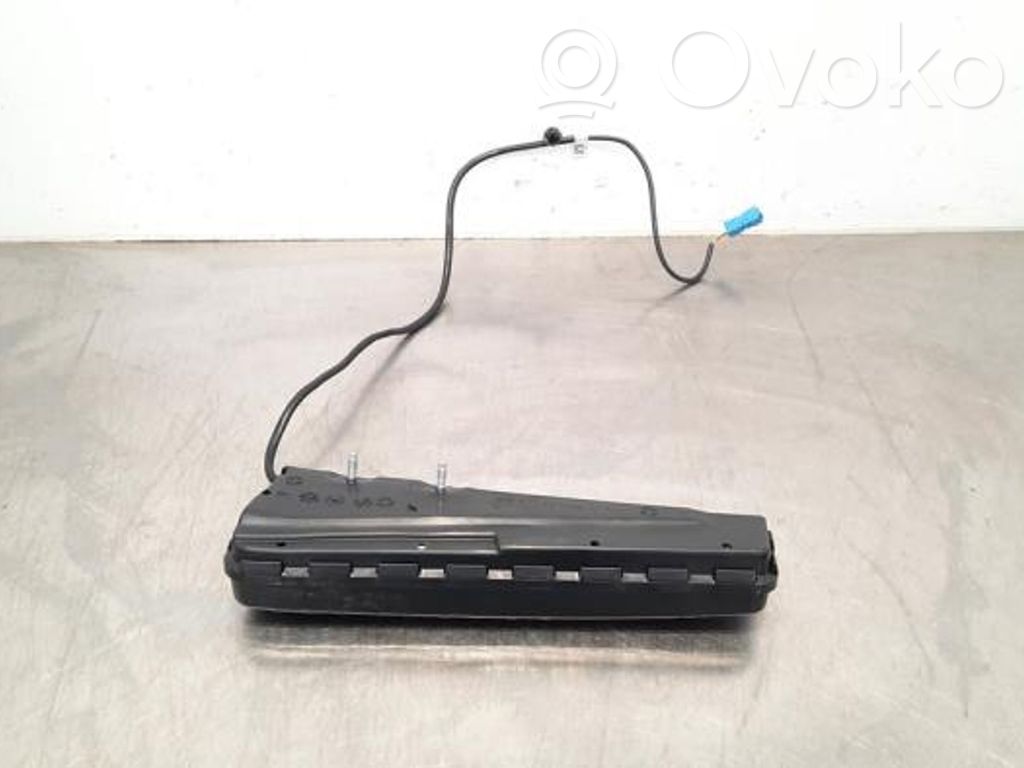 BMW 2 F46 Airbag scaun 