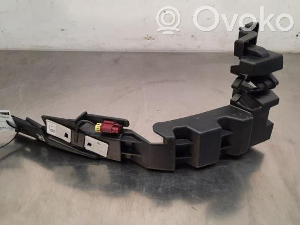 Rear bumper mounting bracket   MK7256037AA,MK7256037AA,J9C24824,J9C33401,M9C317A881AA,M9C317A881AB