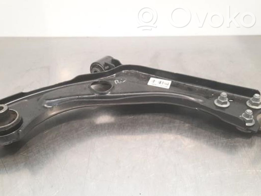 Peugeot 308 Braccio di controllo sospensione anteriore 