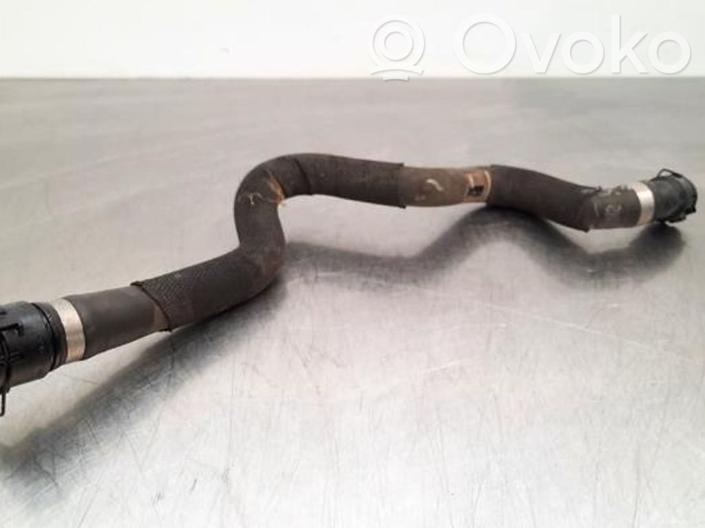 Mercedes-Benz B W247 Tubo flessibile del liquido di raffreddamento del motore