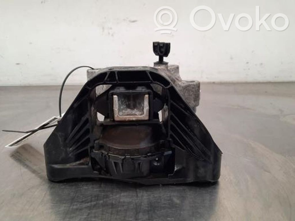 Renault Captur Engine mount bracket 