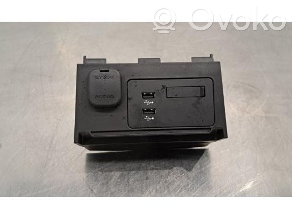 Mazda 3 Connecteur/prise USB 