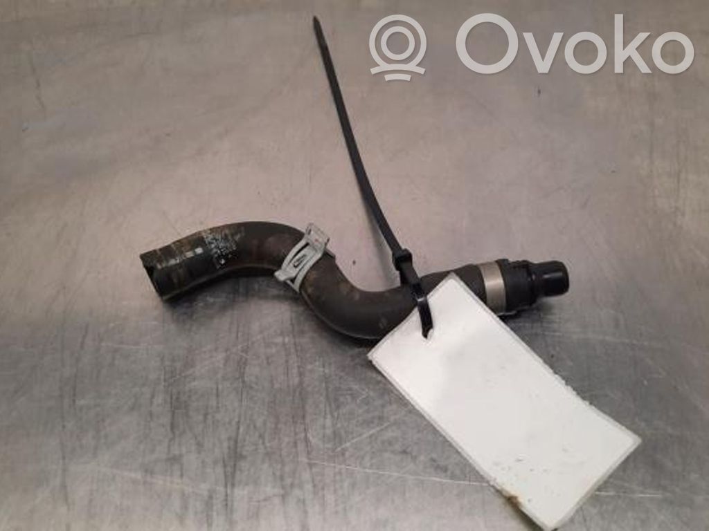 Volvo XC90 Tuyau de liquide de refroidissement moteur 