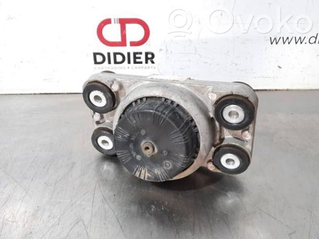 Land Rover Range Rover Sport L494 Engine mount bracket 