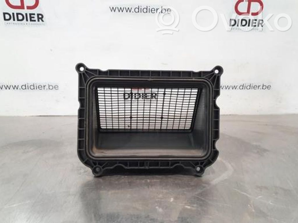 Audi e-tron Intercooler air guide/duct channel 