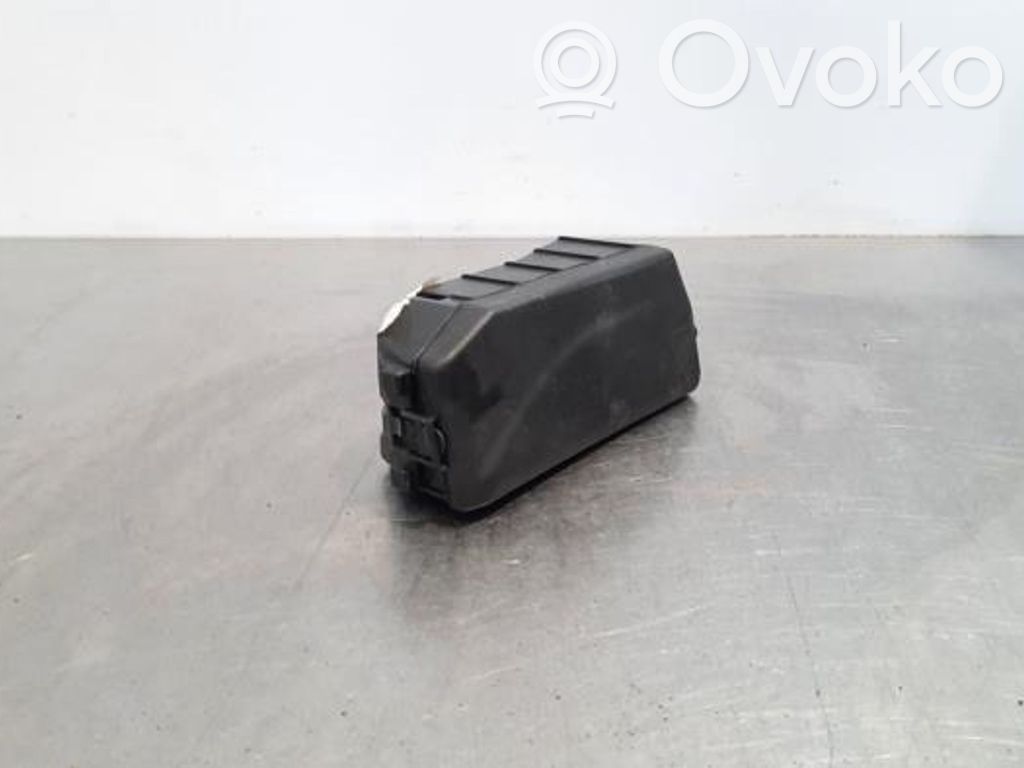 Volkswagen Polo VI Juego de caja de fusibles 
