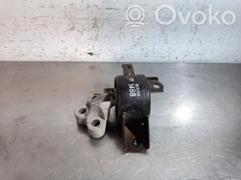 Opel Mokka Engine mount bracket 