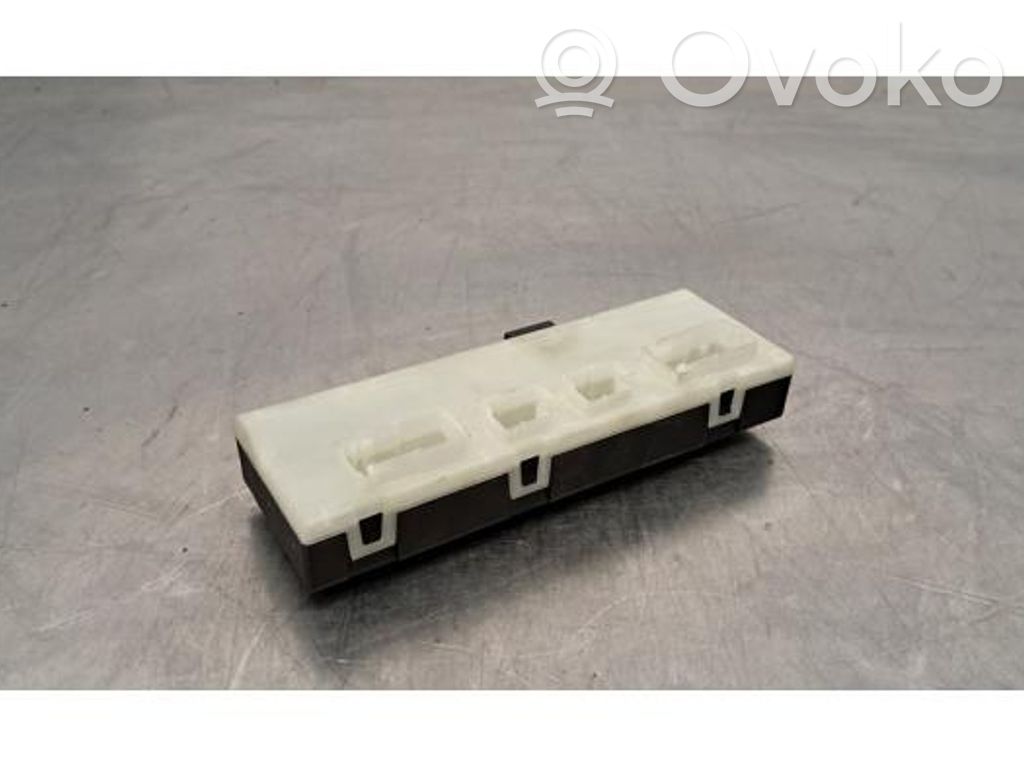 BMW X5 G05 Tailgate/trunk control unit/module 