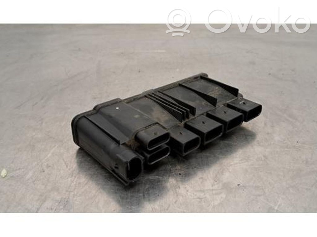 BMW X5 G05 Antenna control unit 
