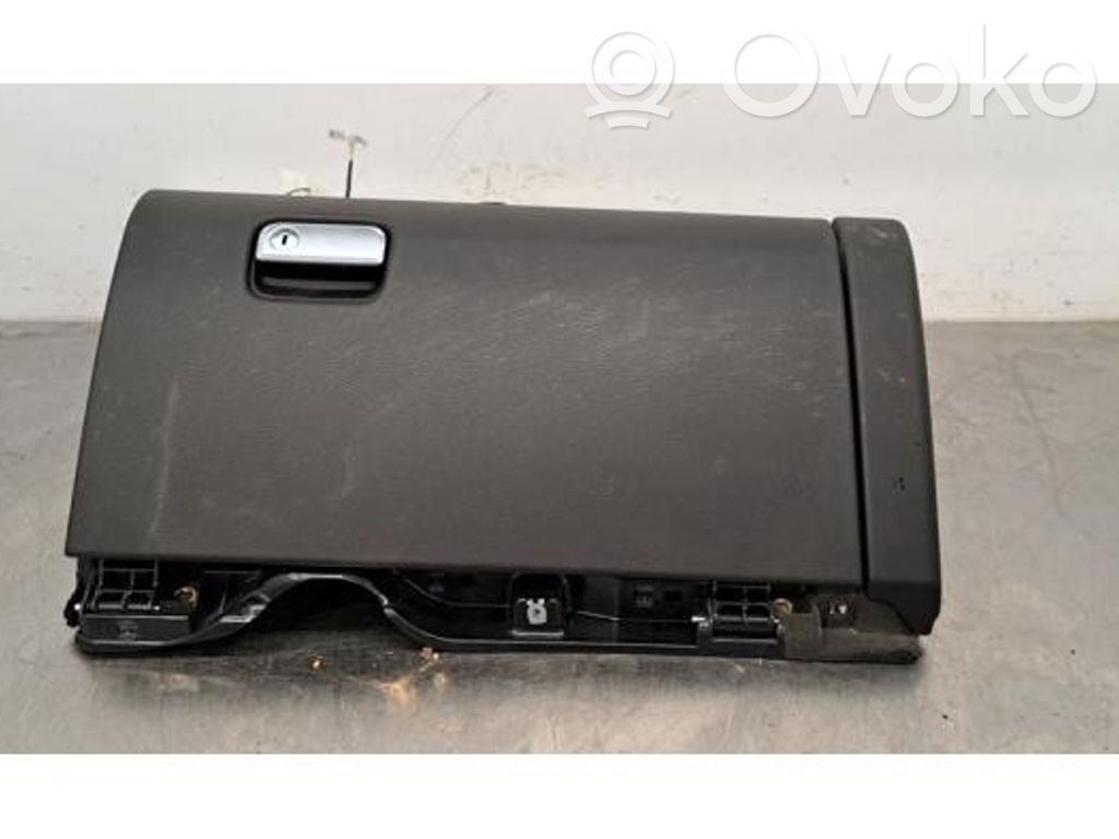 Porsche Cayenne (92A) Juego guantera 