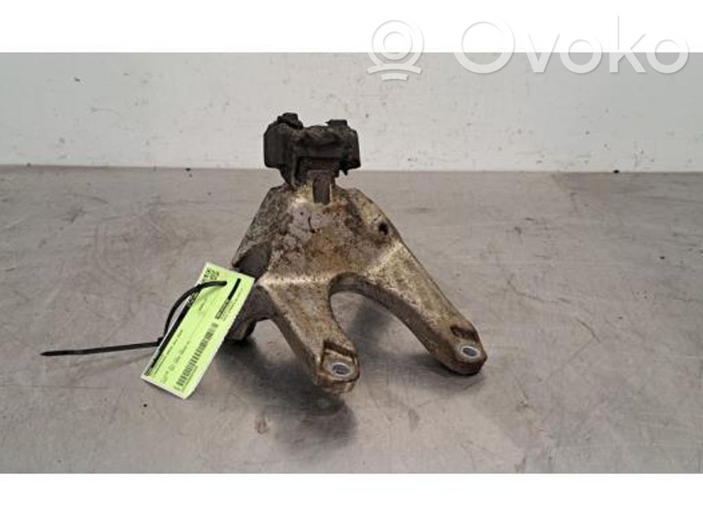 Lamborghini Urus Engine mount bracket 