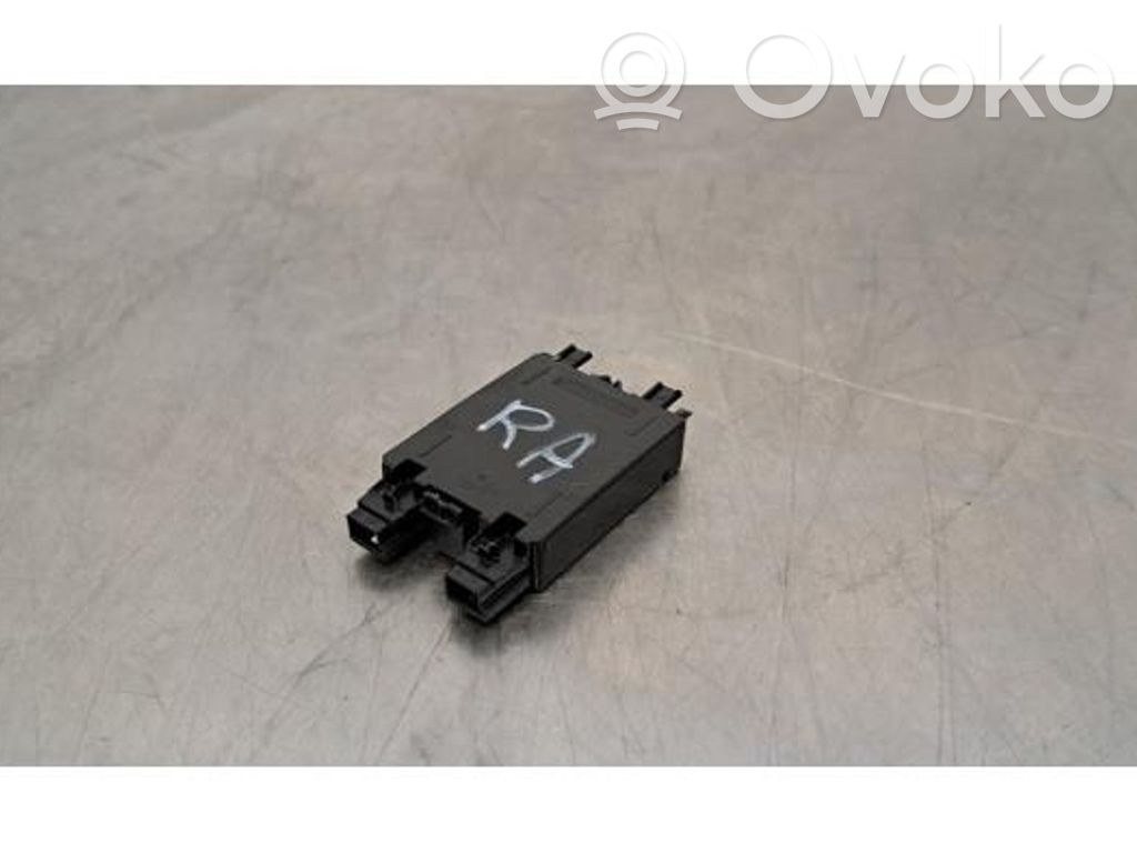 BMW iX Antenna control unit 
