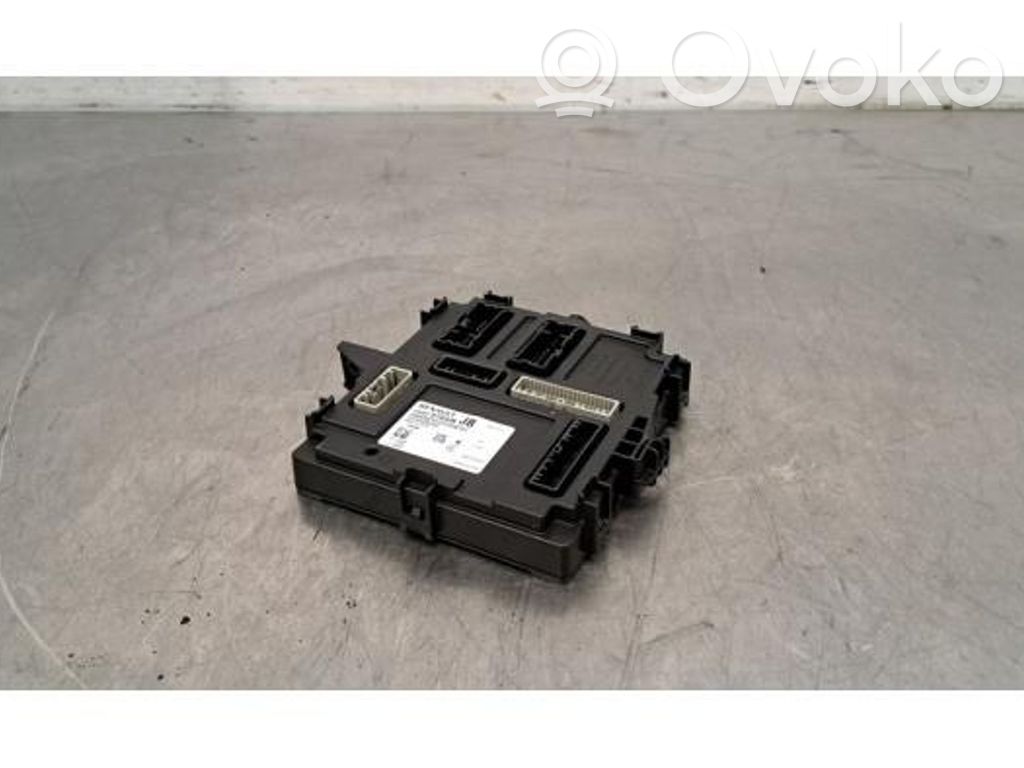Renault Arkana Korin keskiosan ohjainlaite 