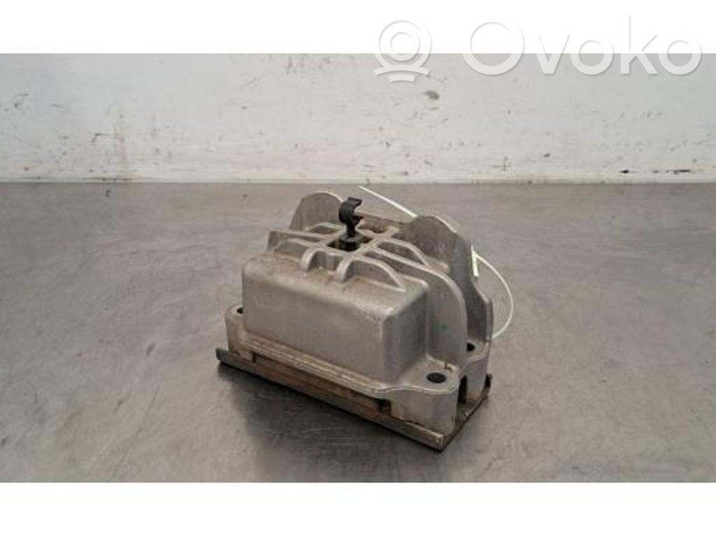Engine mount bracket   GK216F012CD,GK216F012CD