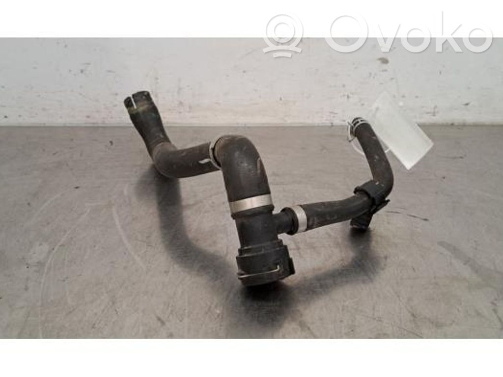 Volvo XC40 Tuyau de liquide de refroidissement moteur