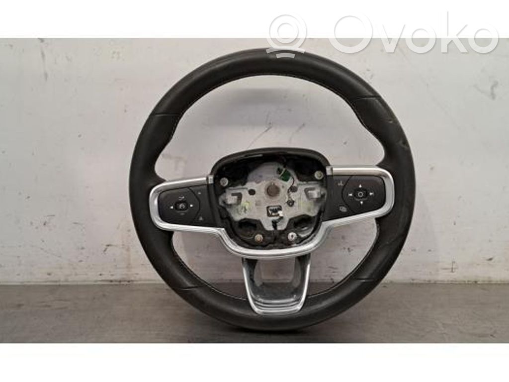 Volvo XC40 Ohjauspyörä 