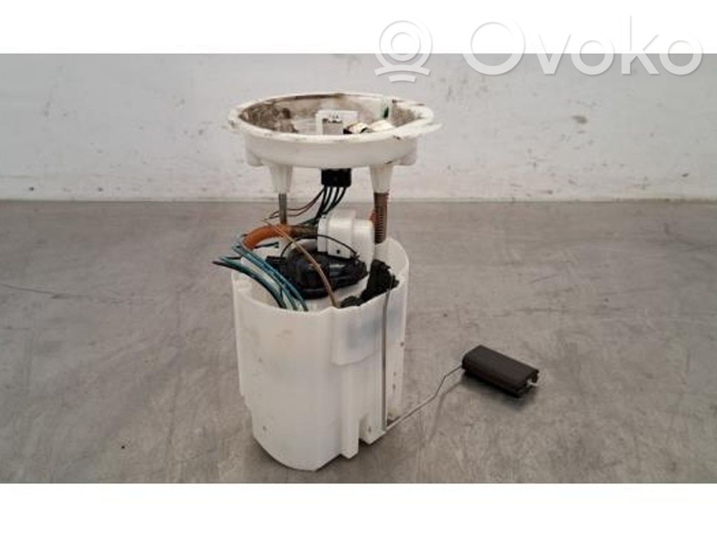 BMW 2 F45 Bomba interna de combustible 