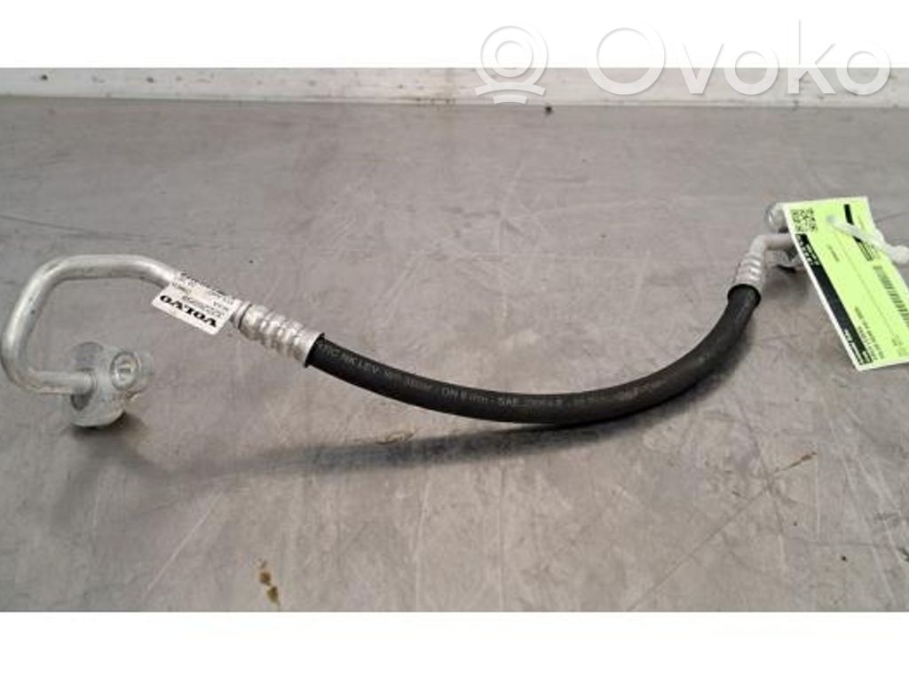 Volvo XC40 Tubo flessibile aria condizionata (A/C)