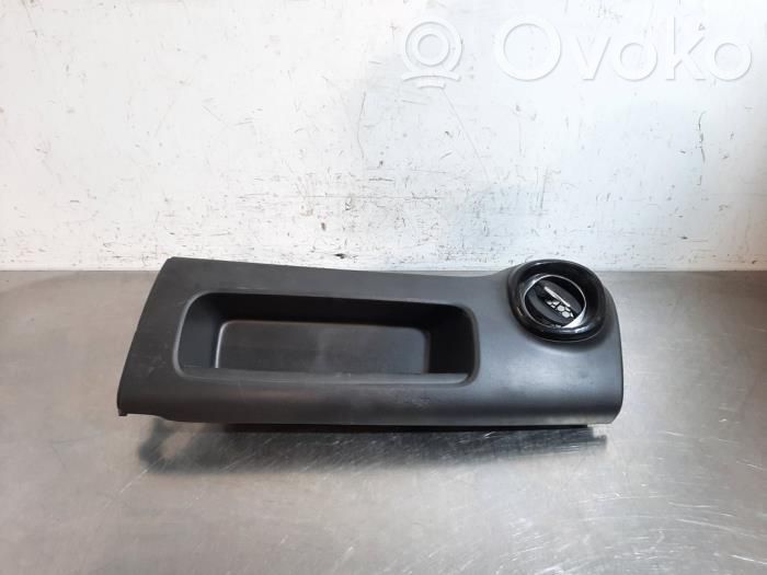 Renault Trafic III (X82) Griglia di ventilazione centrale cruscotto