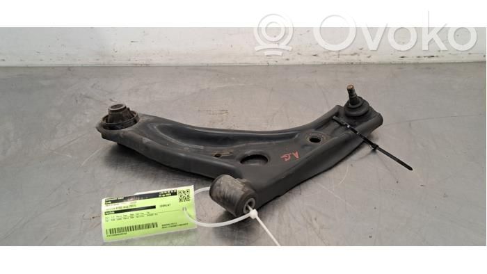 Toyota Aygo AB40 Braccio di controllo sospensione anteriore
