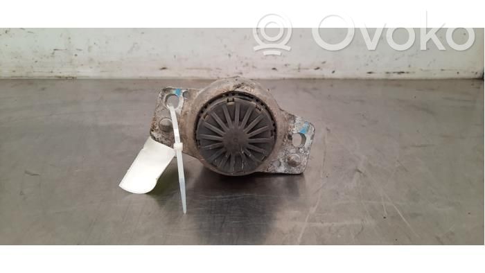 Land Rover Range Rover Velar Engine mount bracket 
