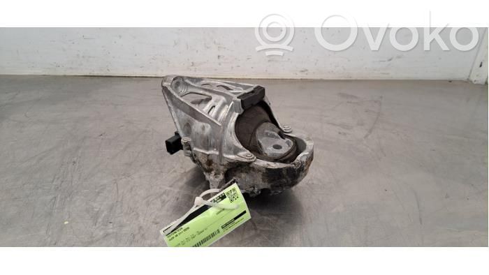 Audi A8 S8 D5 Engine mount bracket 