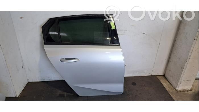 Opel Astra L Puerta trasera 