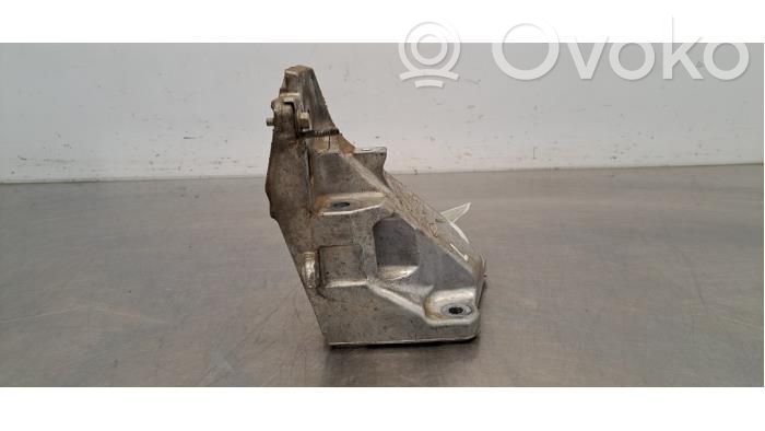 Land Rover Defender Engine mount bracket 