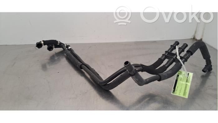 Audi e-tron Engine coolant pipe/hose 