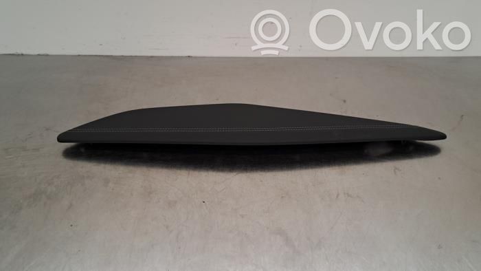 Audi e-tron (B) pillar trim (bottom) 