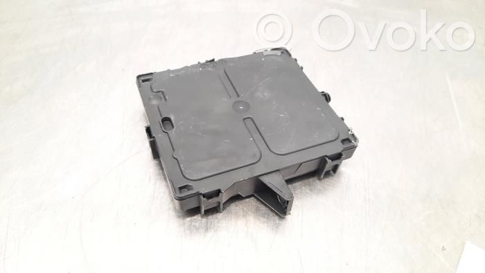 Renault Captur II Korin keskiosan ohjainlaite 