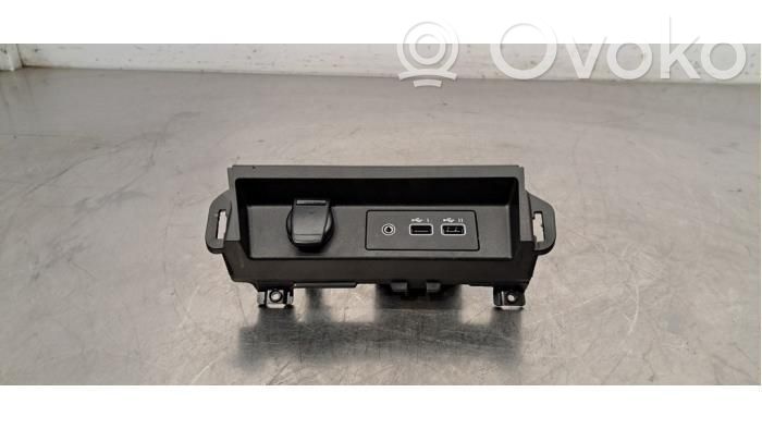 Renault Arkana Enchufe conector USB 