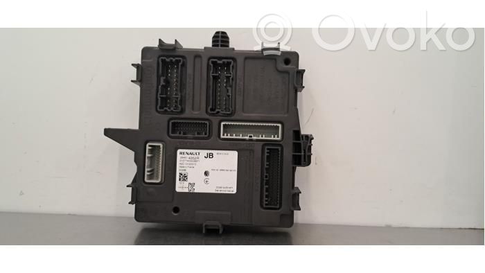 Modul de control caroserie central   284B14352R,284B14352R