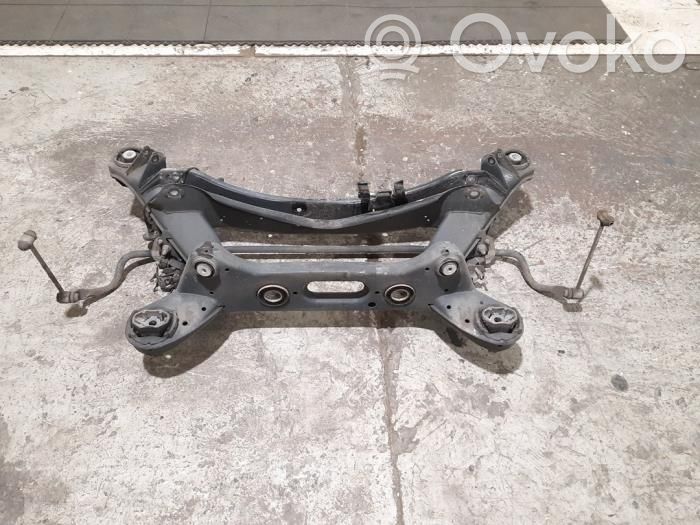 Mercedes-Benz C W205 Rama pomocnicza tylna 